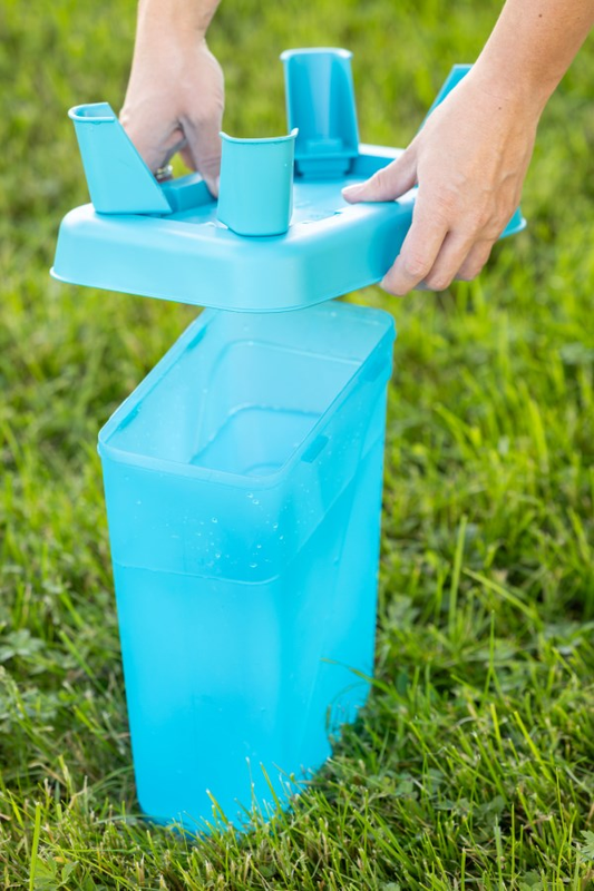 Poultry Drinker With Feet 5.5 Litre Blue