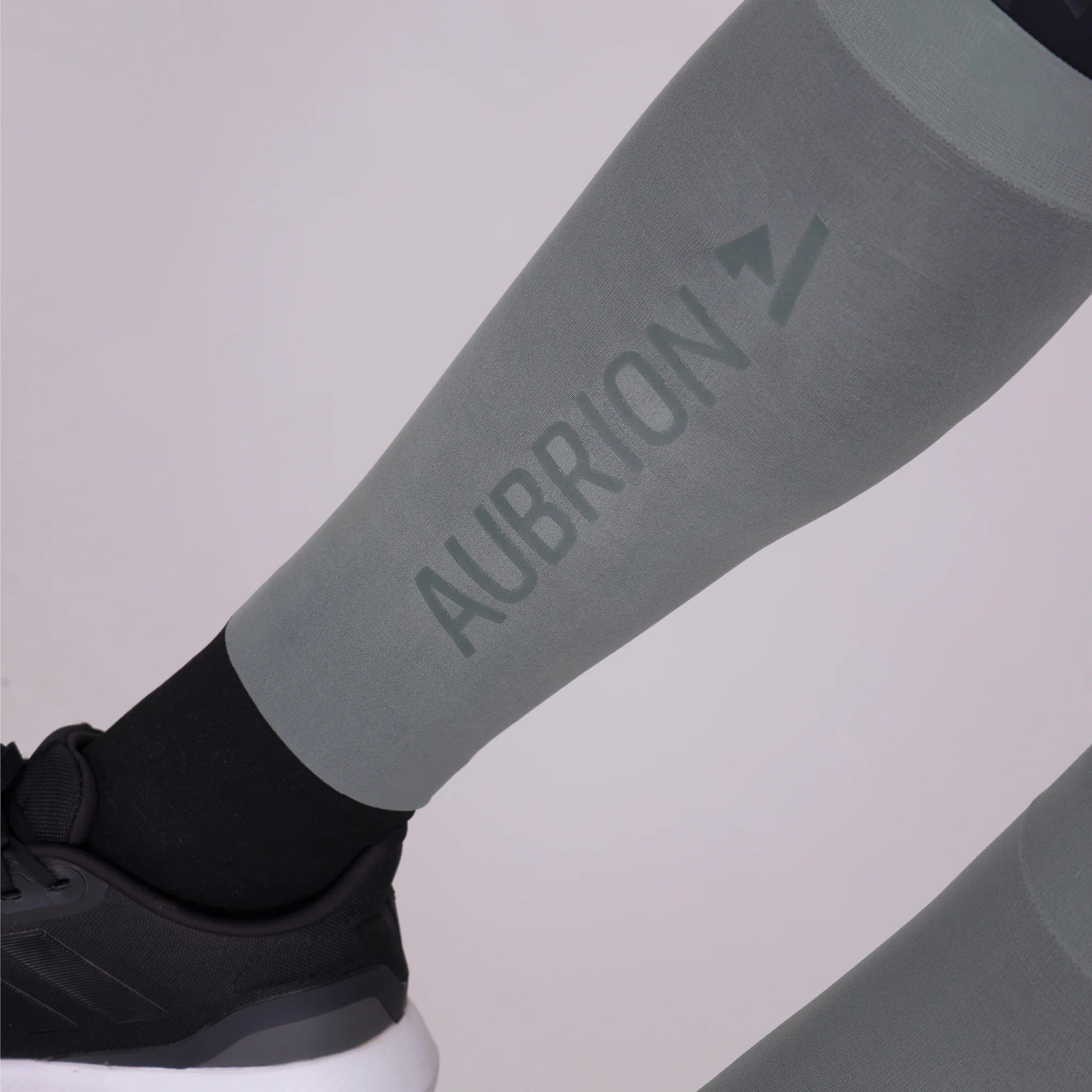 Shires Aubrion React Performance Socks Sage Adult